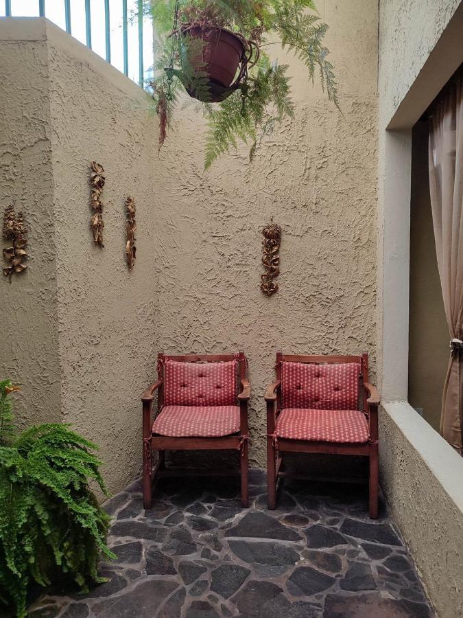 The Cozy Cactus House B&B Cartago Centro English Spoken מראה חיצוני תמונה